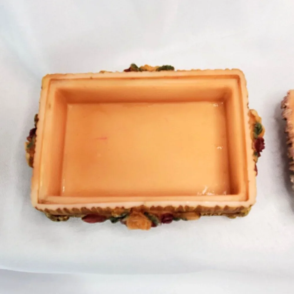 VTG Victorian Floral Jewelry Trinket Box With Raised Rose Design & Gold Accents